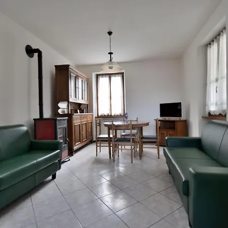 Casa Anna Val Di Taro 아파트 *